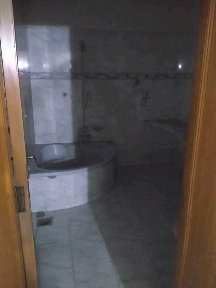 1000036258