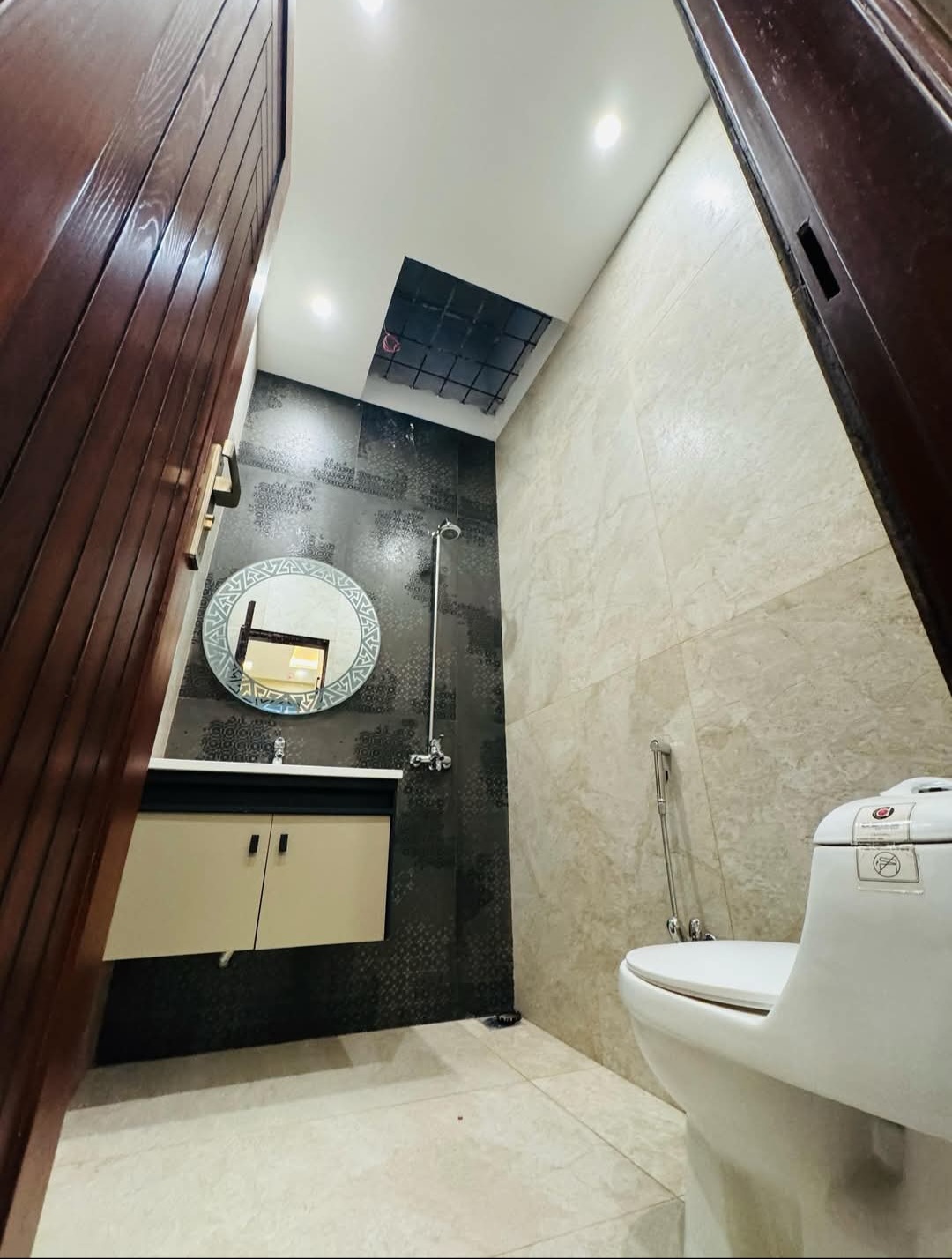 Screenshot_20250528_221556_Facebook