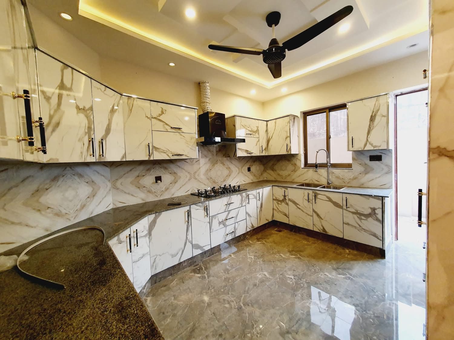 514418326_23930178253284163_4524482186271498296_n