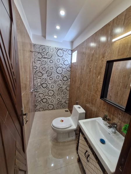 523070523_122215772156059477_3876462745853477335_n