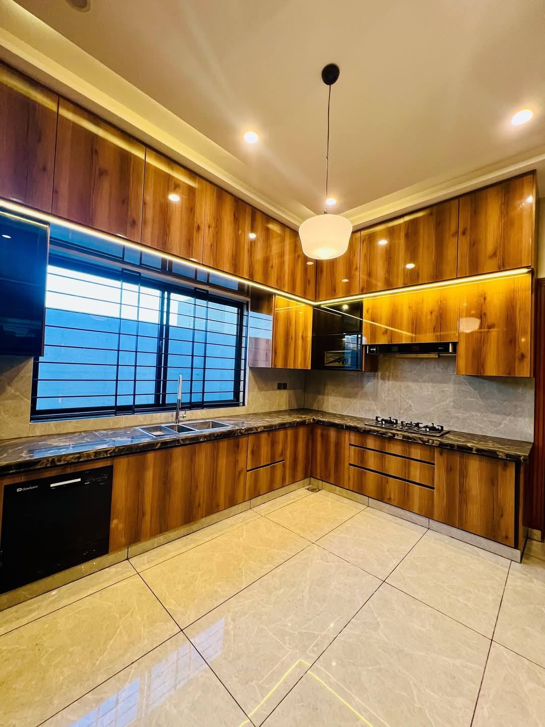 527392985_122206971314100227_4749657230349649769_n