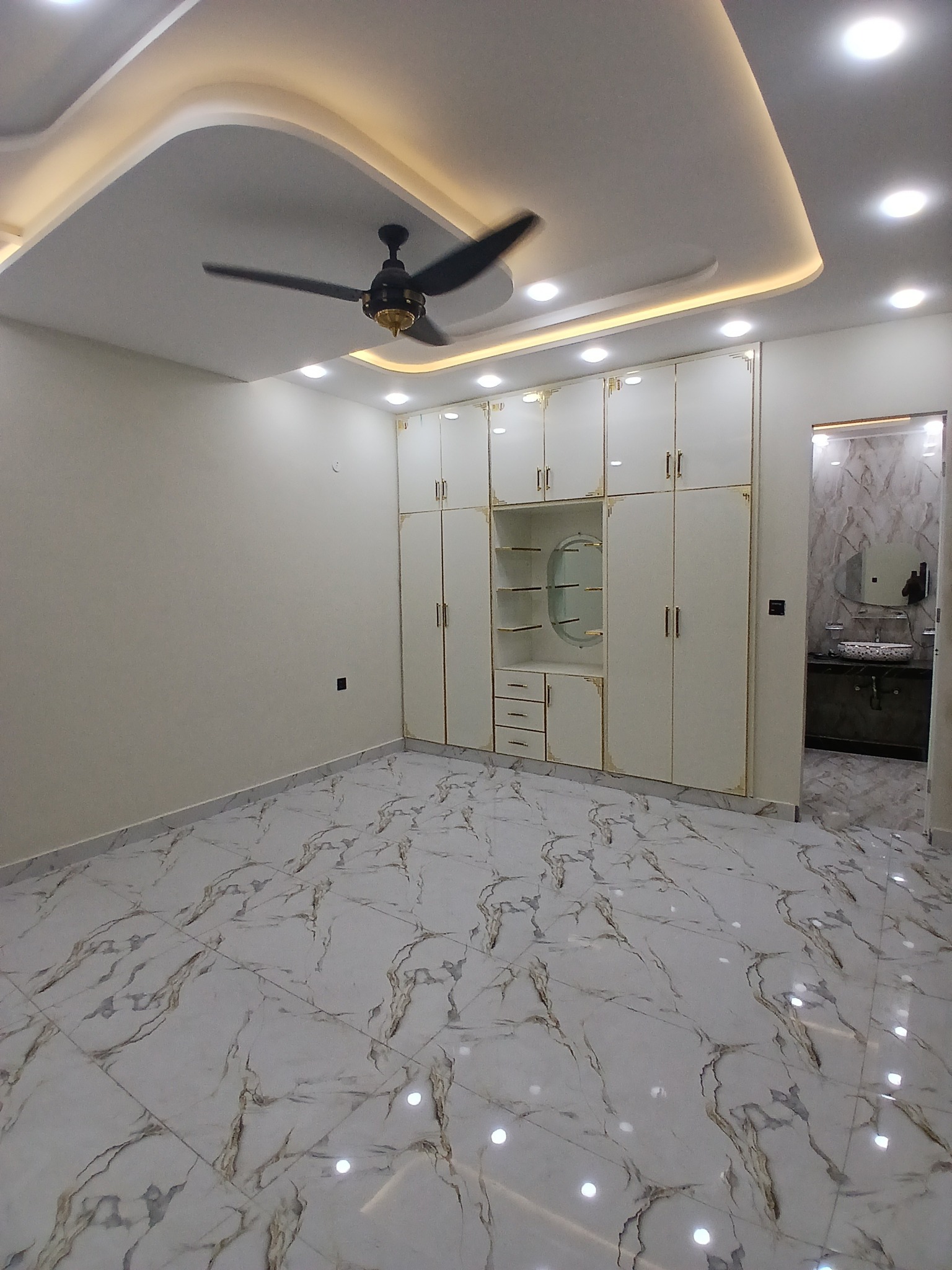 537896986_122190695576289189_3282043419569493347_n