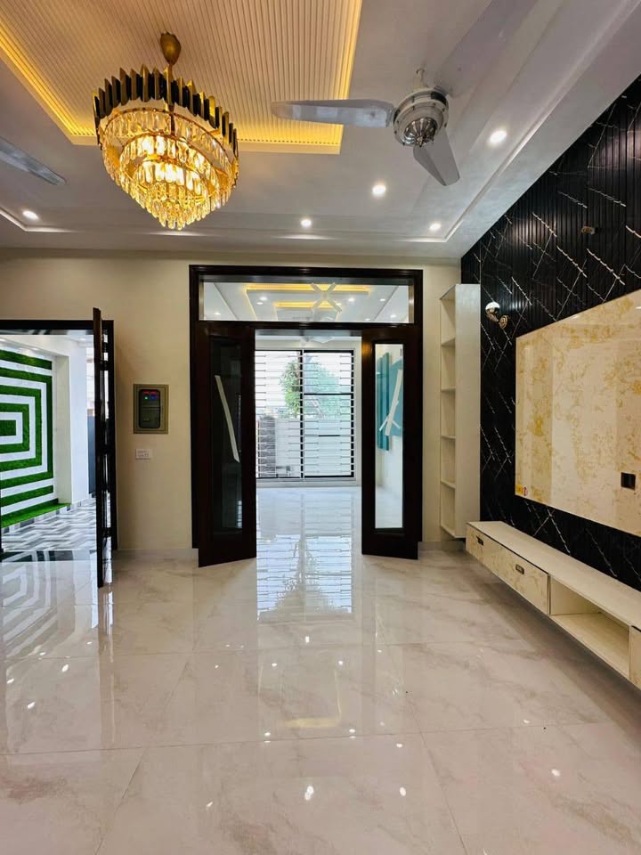 545714968_796069066715484_3686498481686241844_n