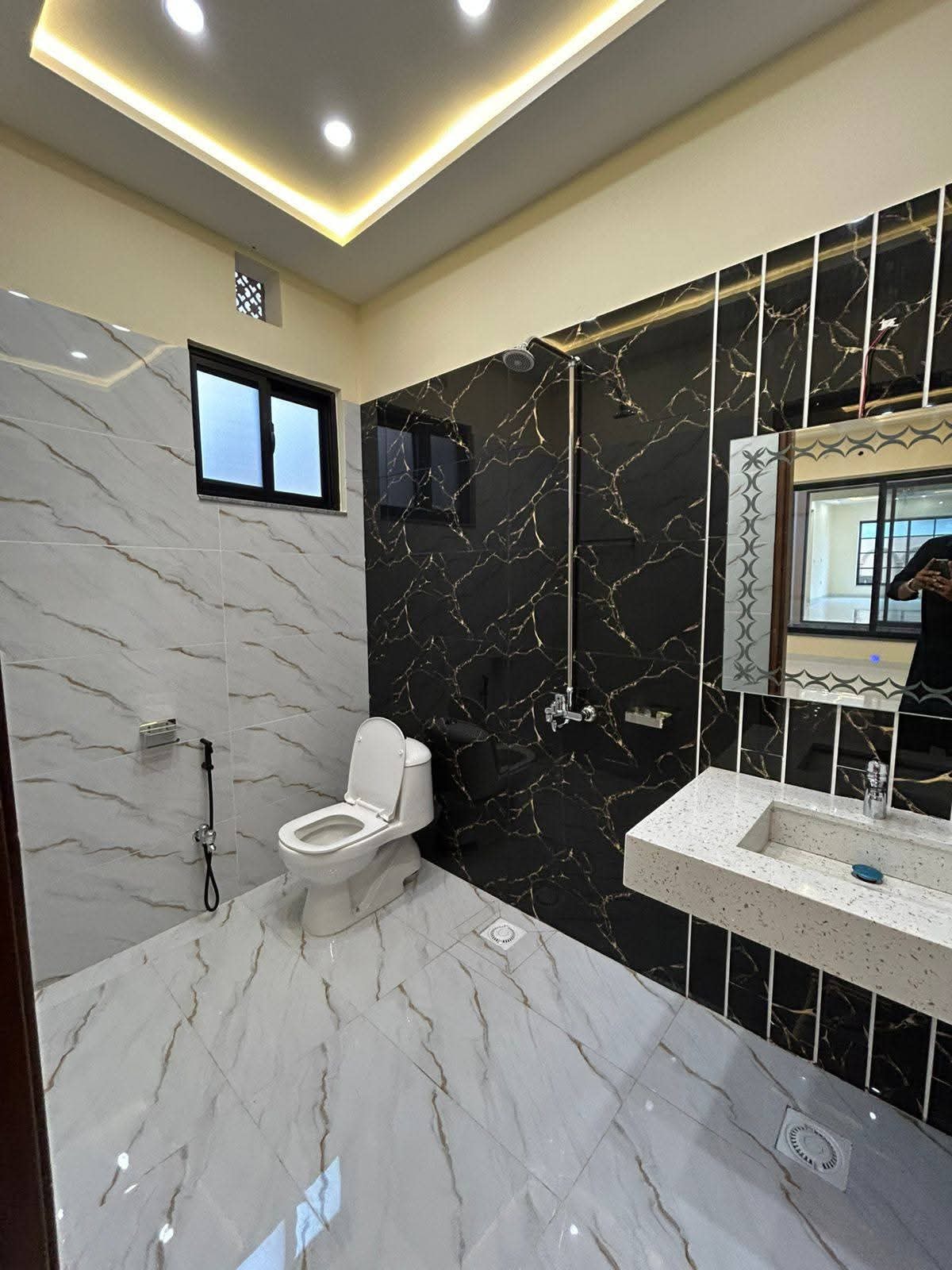 547199868_1320963672717308_54839476784757064_n