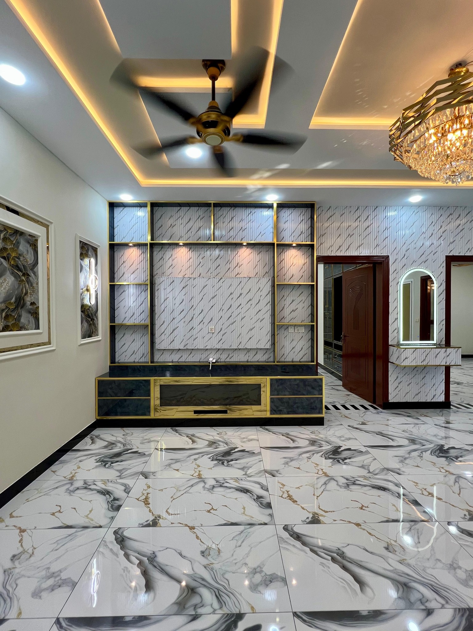 549916799_2097714577429295_5522350704178729391_n