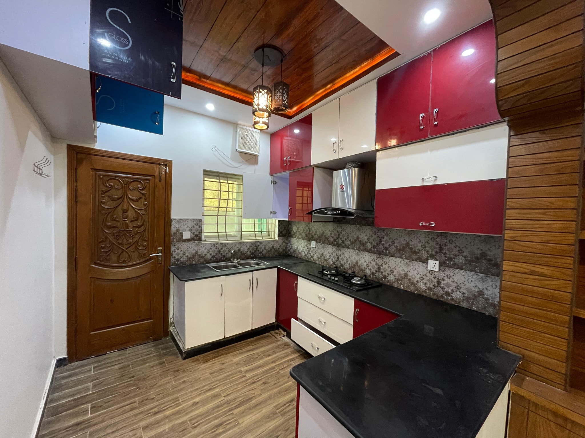 553885423_678499765266871_7866879538064396314_n