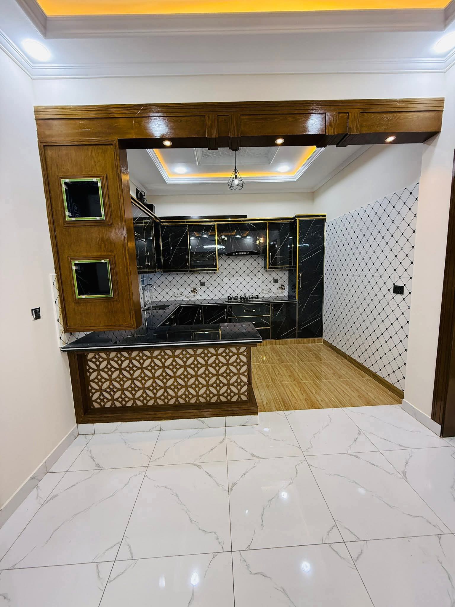 554102160_812715358102455_2167615484228363242_n