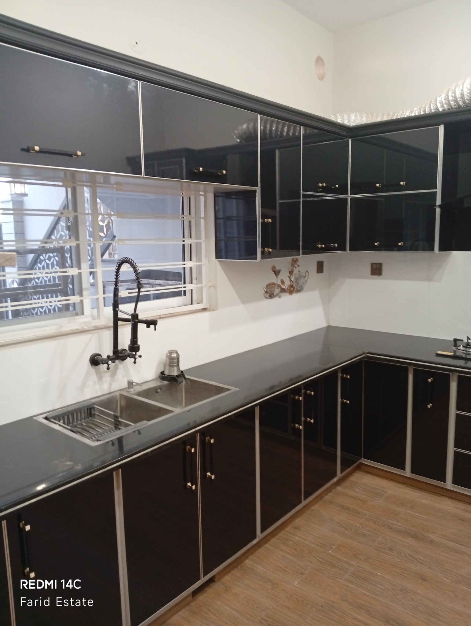 549580372_122137898390816609_7589108556717697191_n