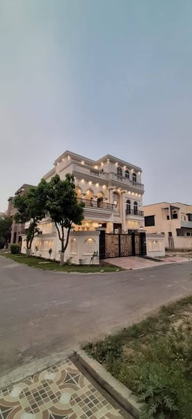 550086529_757775343746862_7335484084372833428_n