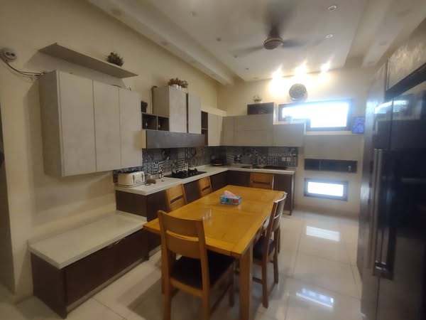 555451299_1998775314288837_7455864865050918851_n