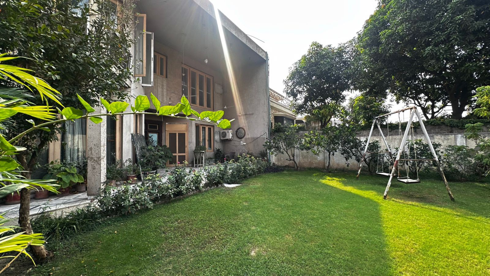 557626978_1296435908943194_6509796205655241602_n