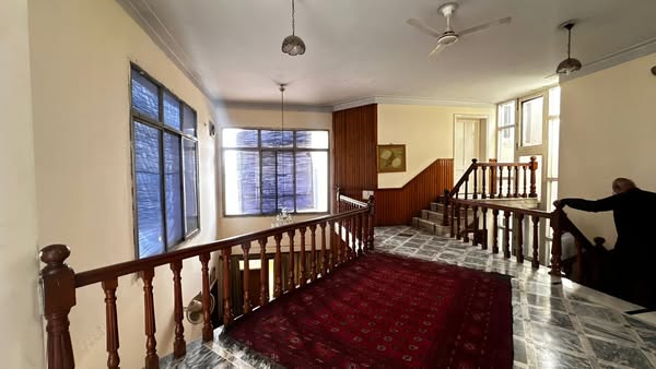 558291864_1296435798943205_2673060921578354358_n