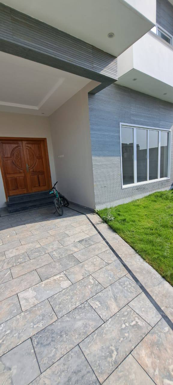 559392385_1305397398047045_8893743787933506947_n