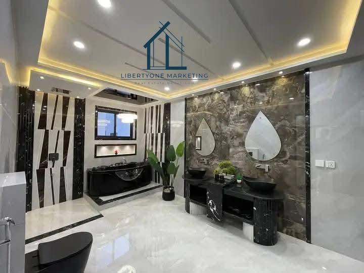 559589926_122229512810146759_8753608636691331534_n