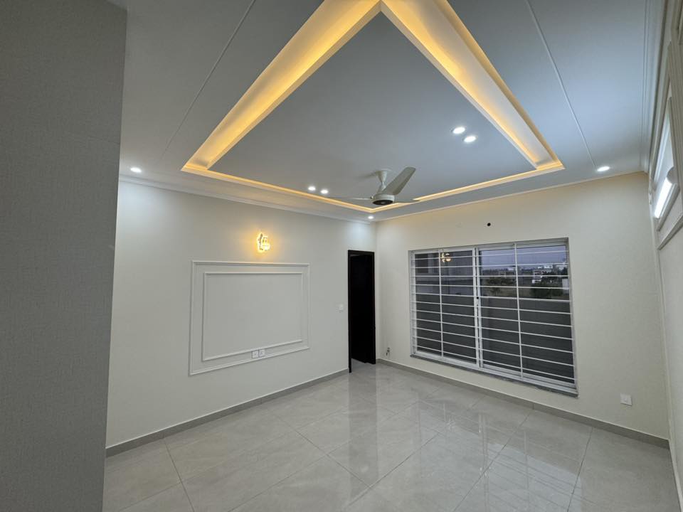 559809577_697170116744498_6331047182755499821_n