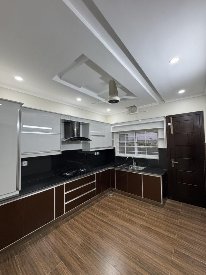 561855513_697170076744502_8916080664117628905_n