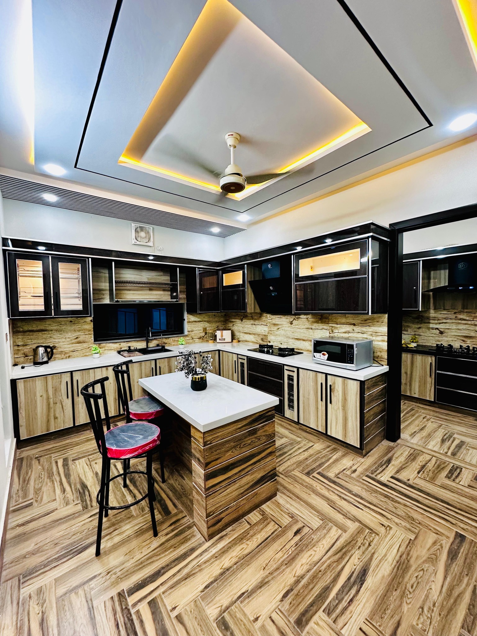 564618445_812243344997651_4620428231293575643_n