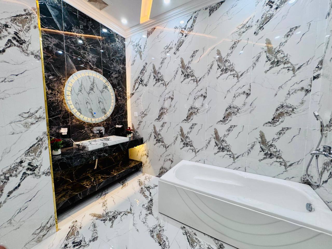 565120688_843257944891047_2207560957109587803_n