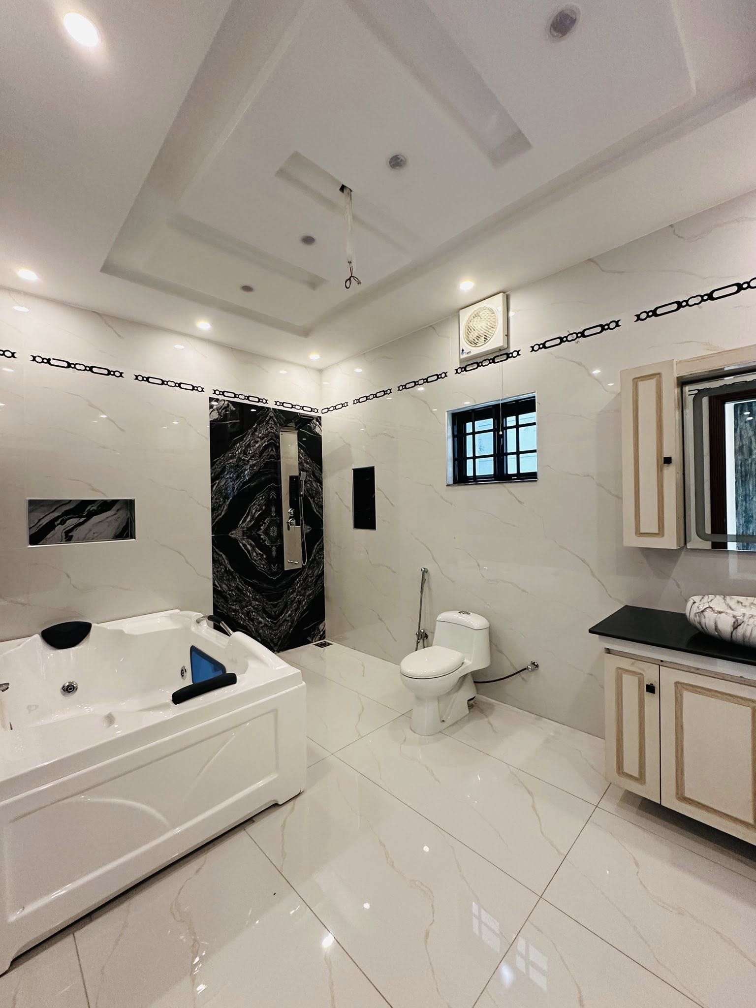 567705966_122160713678790638_7177764969341907013_n