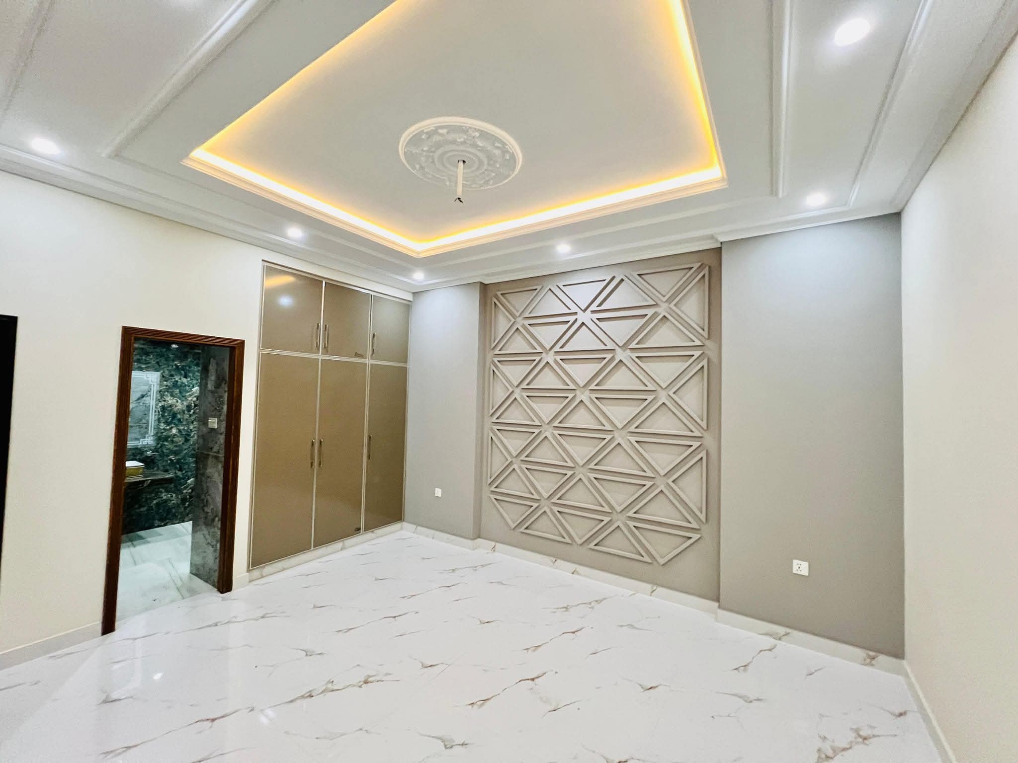 571688977_822583900630262_110358542372417187_n