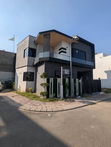 573062920_122273811848217461_7960794425030631356_n