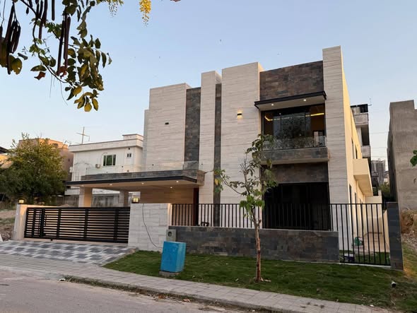 577030056_2038190890317318_8877691178529029924_n