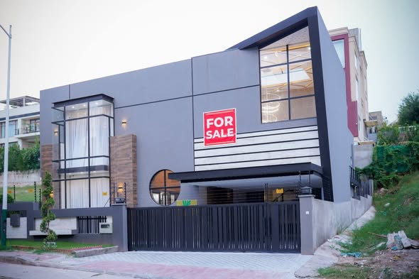 577130654_2037949363674804_2184155919356124456_n