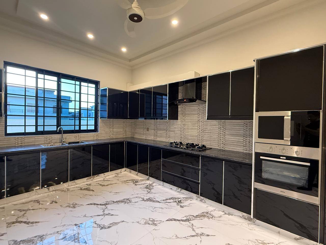 577566426_2038191210317286_6634365008635641570_n