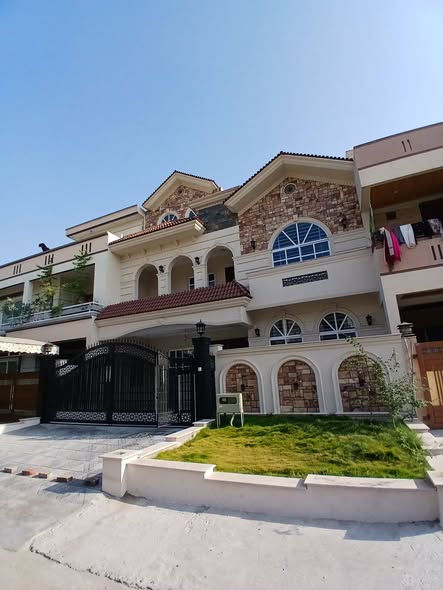 579501830_122150313290740368_1814728696609153231_n