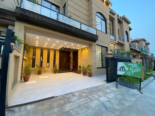 580490349_2042521289884278_3738842386108799934_n