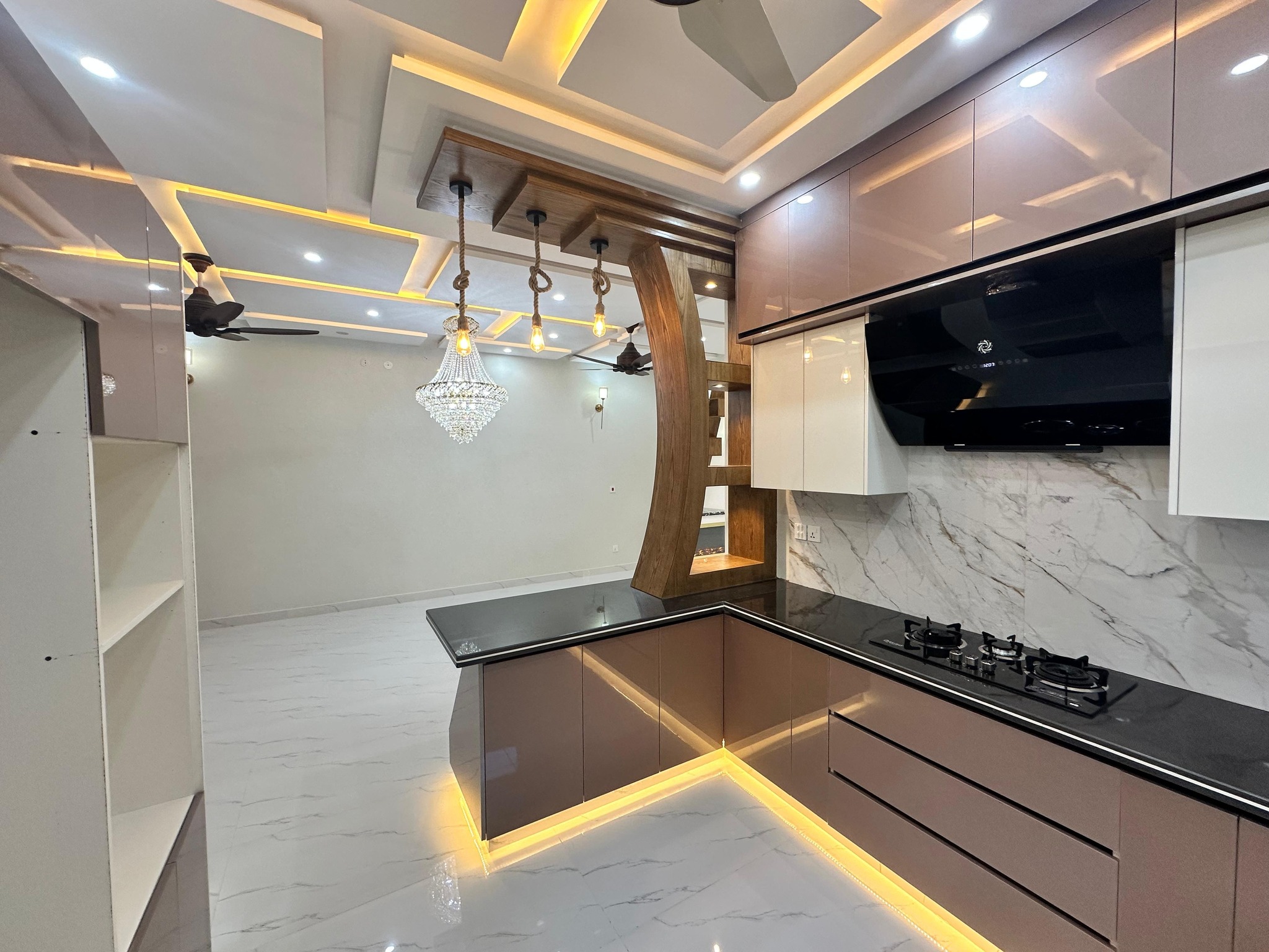 580767371_2042842906518783_8822675479156602274_n