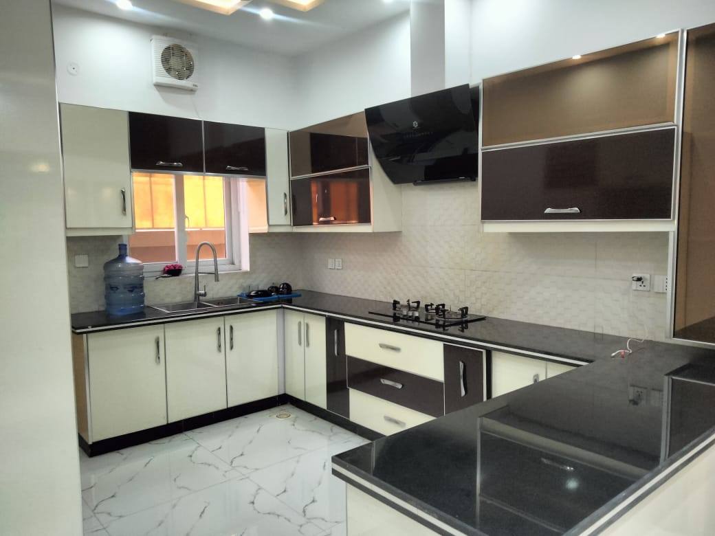 582323789_2043365766466497_625456164203119854_n