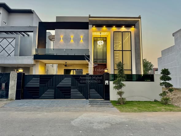 584053901_1903663813879590_4956592990409905689_n