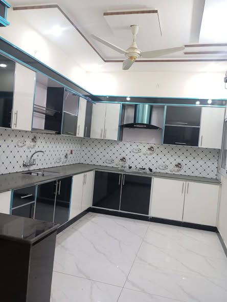 584421647_883751423982383_4263851096667580517_n