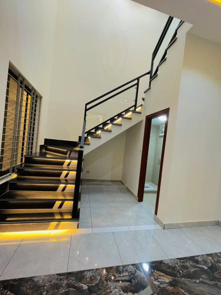 584637968_122308100378080652_5913941373807254673_n