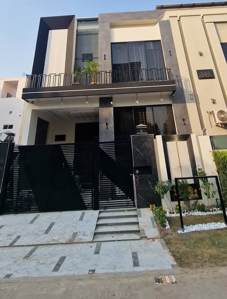 585191869_870779645472210_6844436772505281206_n