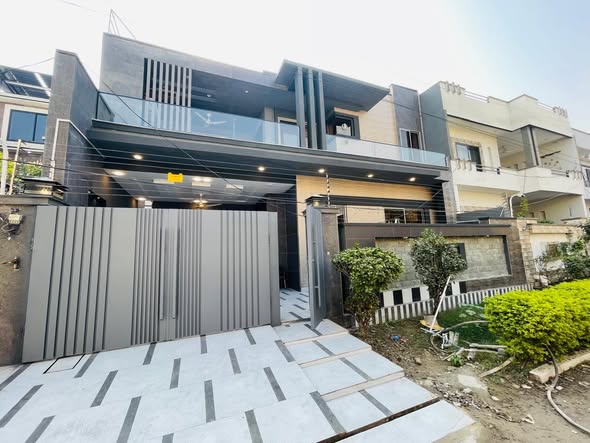 587015463_1141880991443827_2646627196837944294_n