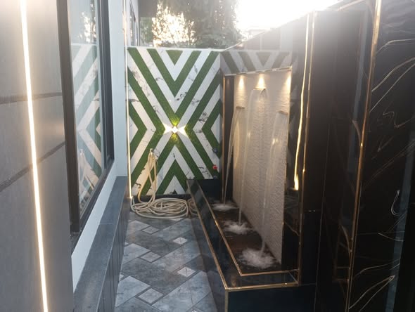 561656042_122216071160286102_5881942437134579319_n