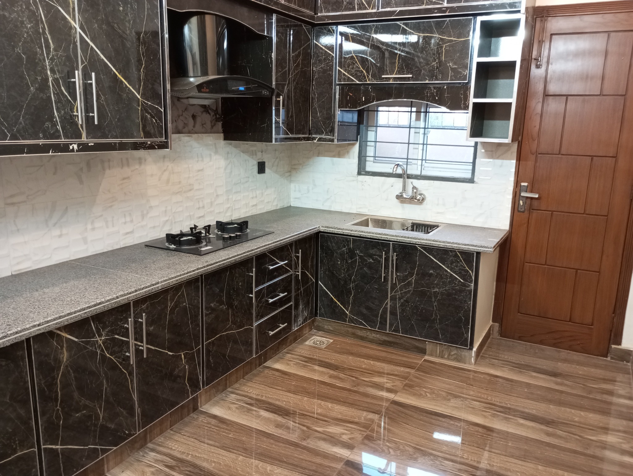 566301634_122217402800286102_6495974961948077501_n