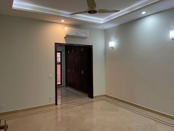 584146196_2600981483615935_234157477842883840_n