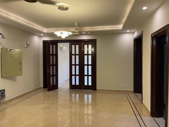 585421504_2600982290282521_628598609116946380_n