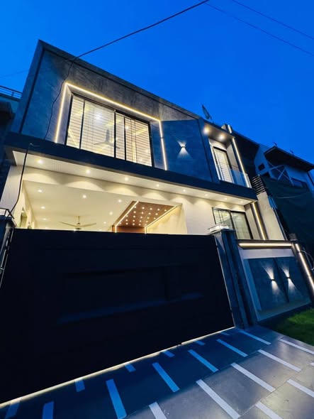 586045863_1545482956645616_6275898379206687810_n