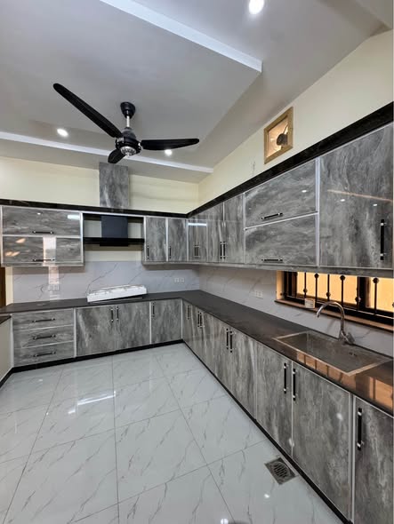 588544132_1923300575158141_4988850542022813549_n