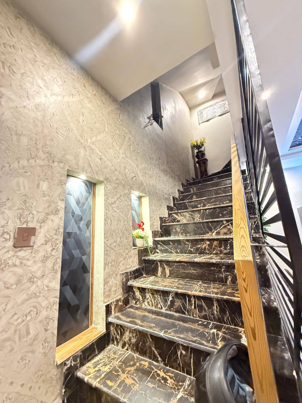 589736067_876388542008392_2046802302827001234_n