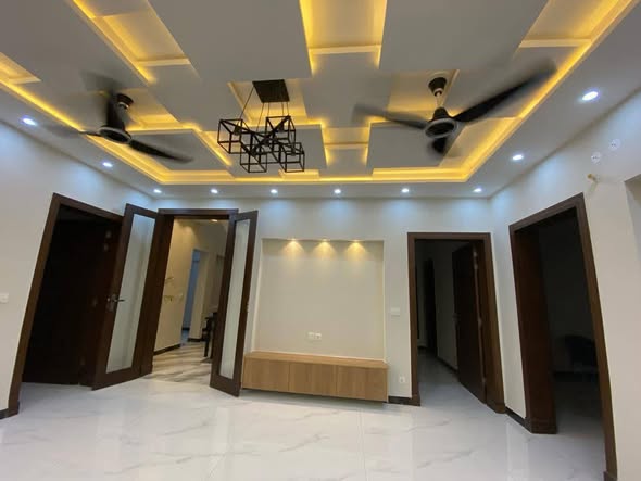 590297414_876291348684778_7900754398615353099_n