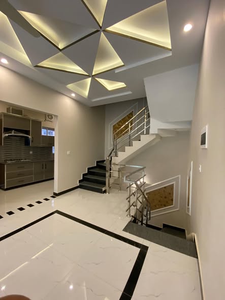 590722437_877665128547400_5299138885400944963_n