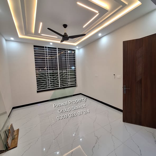 592472607_838613312123104_4128936282876292505_n