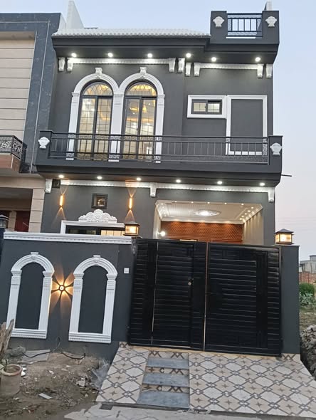 594166632_122165018240773235_1398443195526879879_n