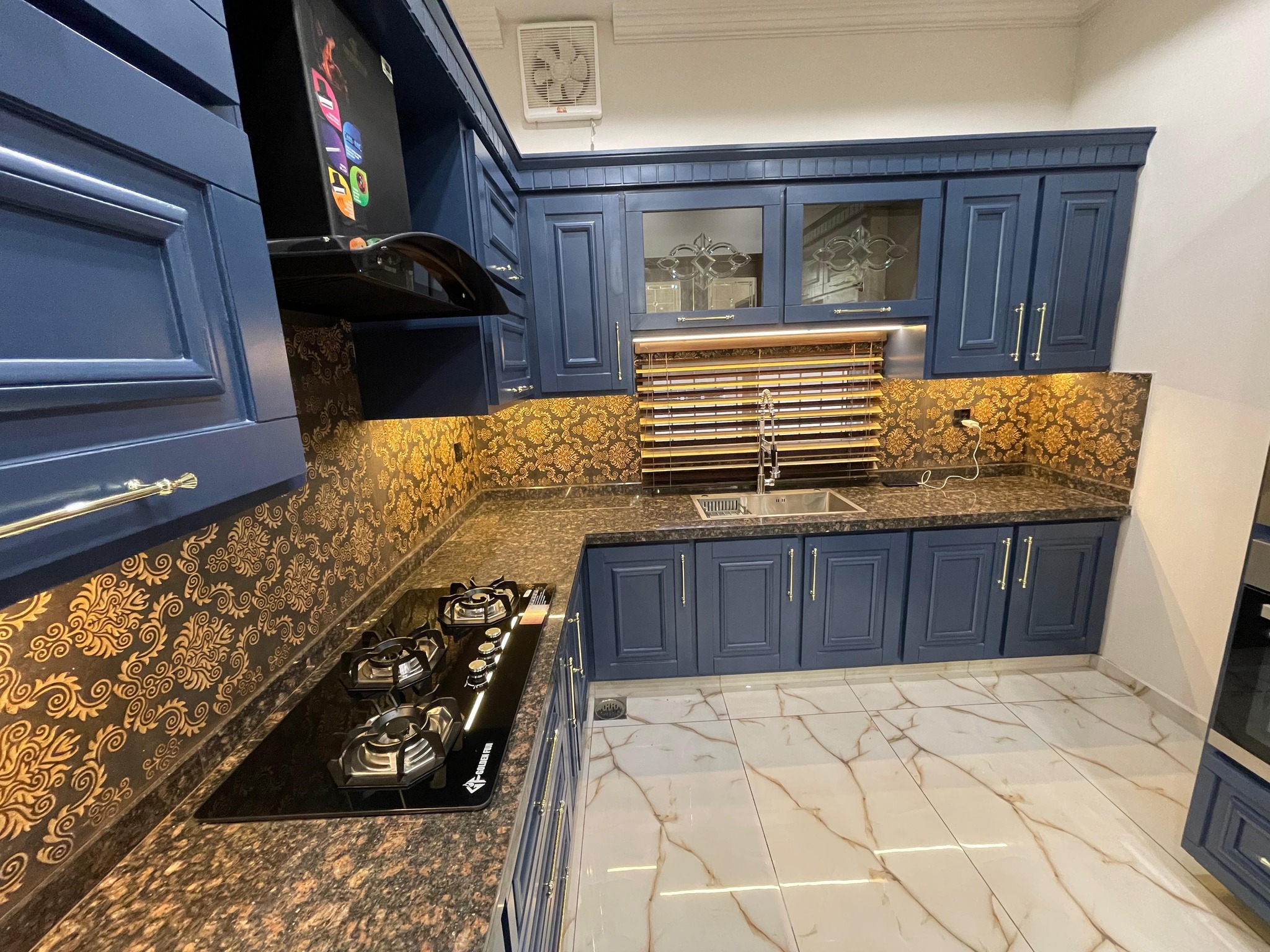 600318098_122135198444968519_4672832340863240483_n