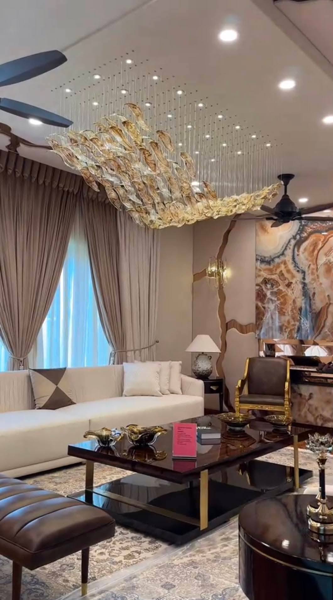 600223219_889809923999587_6117558864296613224_n